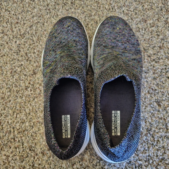 Sketchers Ultra Go shoes size 8 - Picture 3 of 4